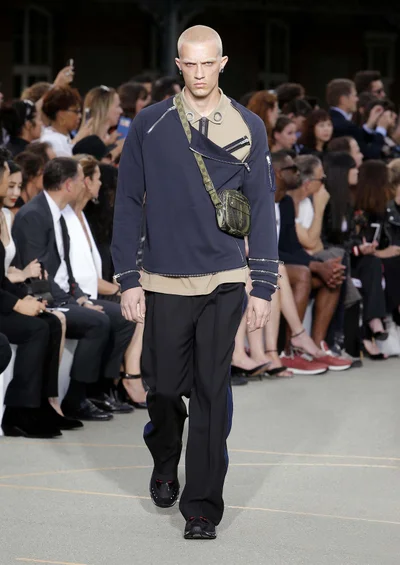 Look 18